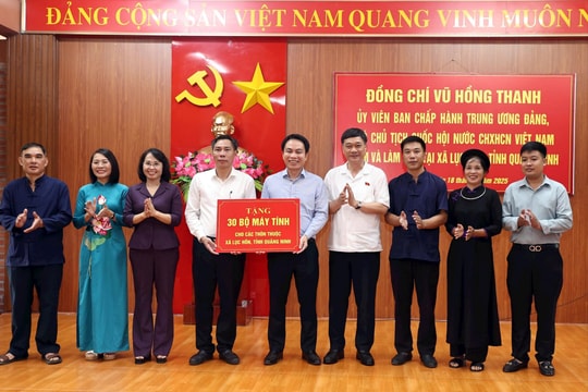 Phó Chủ tịch Quốc hội Vũ Hồng Thanh thăm, làm việc tại 2 xã Lục Hồn và Hoành Mô, Quảng Ninh