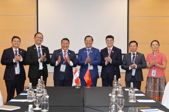 Chủ nhiệm Ủy ban Kinh tế và Tài chính Phan Văn Mãi gặp Trưởng đoàn Indonesia dự AIPA-46