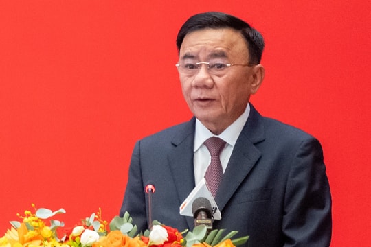 KẾT LUẬN CỦA BỘ CHÍNH TRỊ, BAN BÍ THƯ về thực hiện pháp luật về phân cấp, phân quyền, phân định thẩm quyền khi vận hành chính quyền địa phương 2 cấp