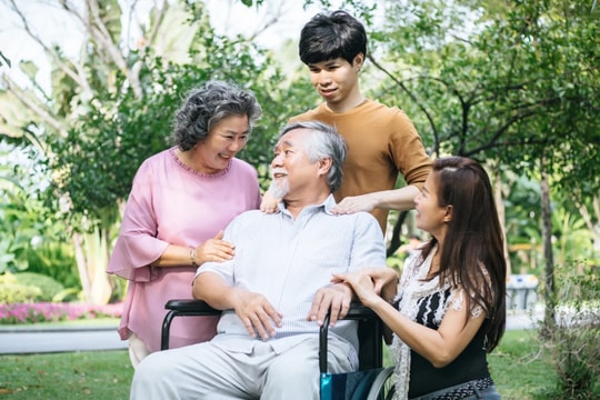 Philippines: Bỏ rơi cha mẹ có thể chịu án hình sự