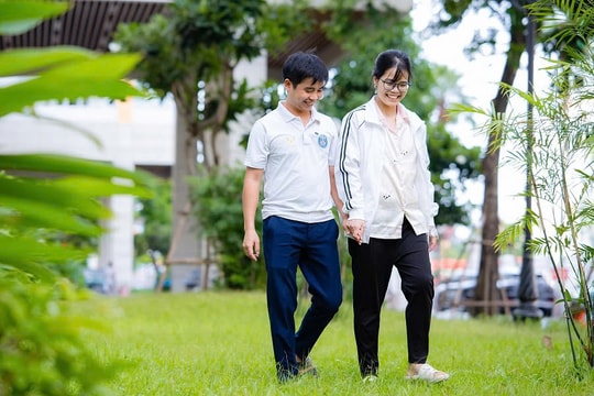 Chồng chia đôi lá gan cứu vợ: Câu chuyện lay động trái tim, nơi tình yêu và y học cùng hòa nhịp