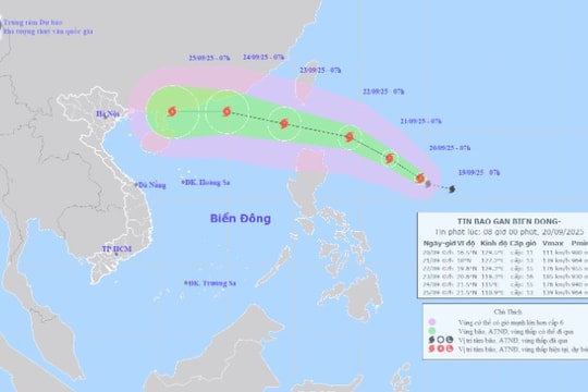 Bão số 9 RAGASA liên tiếp tăng mạnh, giật cấp 14 tiến vào biển Đông