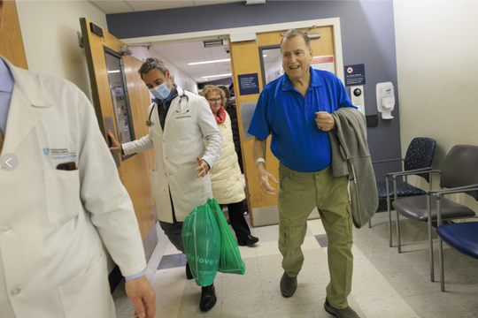 “Kỳ tích” sống khỏe sau 6 tháng ghép thận từ lợn biến đổi gen