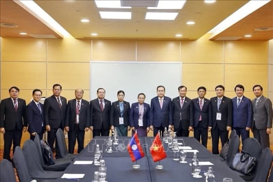 Top Vietnamese legislator meets with Lao NA Vice President in Kuala Lumpur