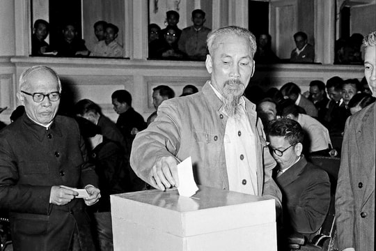 Đẩy mạnh học tập và làm theo tư tưởng, đạo đức, phong cách Hồ Chí Minh tại Đảng bộ Quốc hội