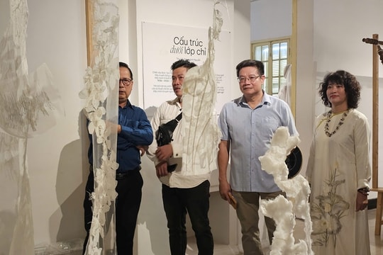 Nghệ thuật thêu truyền thống trong dòng chảy sáng tạo hiện đại