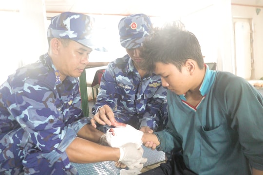 Sẵn sàng đi về phía ngư dân