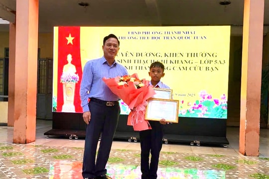 Ngành Giáo dục Đắk Lắk tuyên dương học sinh dũng cảm cứu bạn