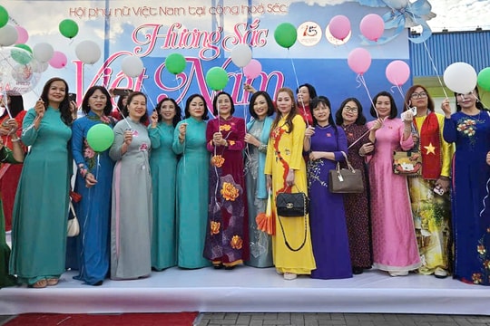 Phó Chủ tịch Quốc hội Nguyễn Thị Thanh thăm thành phố Cheb, Cộng hòa Czech