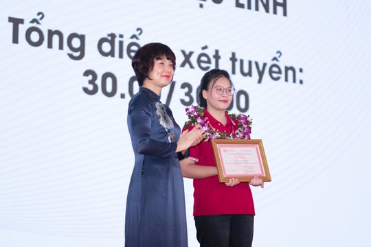 Thủ khoa toàn quốc A00 biến ước mơ vào Ngoại thương thành hiện thực