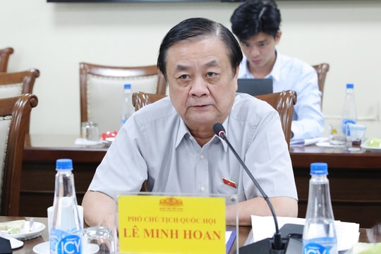 Phó Chủ tịch Quốc hội Lê Minh Hoan làm việc với Bộ Xây dựng về tình hình thực hiện dự án đường Hồ Chí Minh