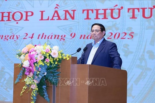 Thủ tướng Phạm Minh Chính: Đi từng ngõ, gõ từng nhà, rà từng người để chuyển đổi số