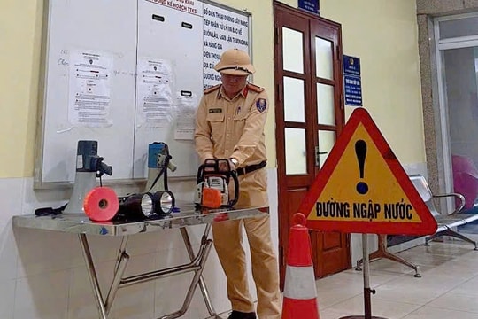 CSGT Hà Nội sẵn sàng phương án cao nhất ứng phó với bão số 9