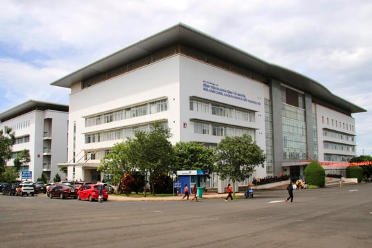 Đắk Lắk: Sở Y tế xem xét đơn xin từ chối phụ trách Bệnh viện Đa khoa vùng Tây Nguyên của một Phó Giám đốc