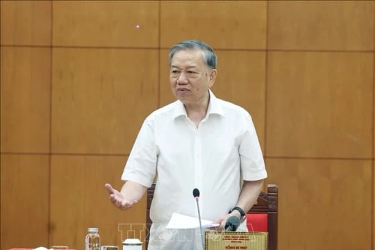 Party chief works with standing members of subcommittees for 14th Party Congress