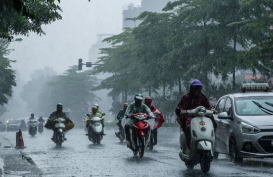 Hà Nội cảnh báo mưa dông, lốc, mưa lớn cục bộ trên phạm vi khu vực nội thành