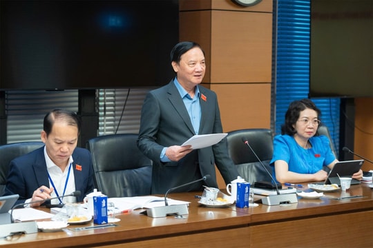 Kiện toàn bộ máy cán bộ chuyên trách công tác Đảng, nâng cao chất lượng tham mưu