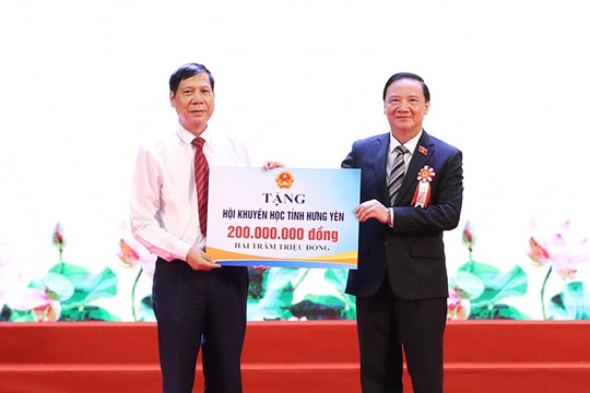 Phó Chủ tịch Quốc hội Nguyễn Khắc Định dự Đại hội thi đua yêu nước lần thứ I của Hưng Yên