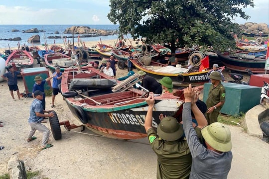 Hà Tĩnh dừng các cuộc họp chưa cần thiết để tập trung ứng phó với bão số 10