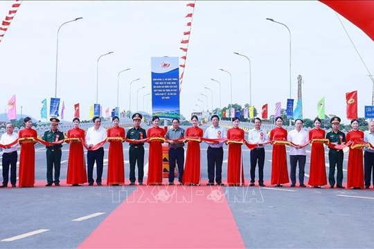 Thủ tướng Phạm Minh Chính: Cầu Phong Châu mới là nhịp cầu hàn gắn vết thương và nhen lên niềm tin, hạnh phúc