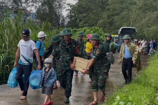 Quảng Trị: 300 người dân ở đặc khu Cồn Cỏ xuống hầm tránh bão