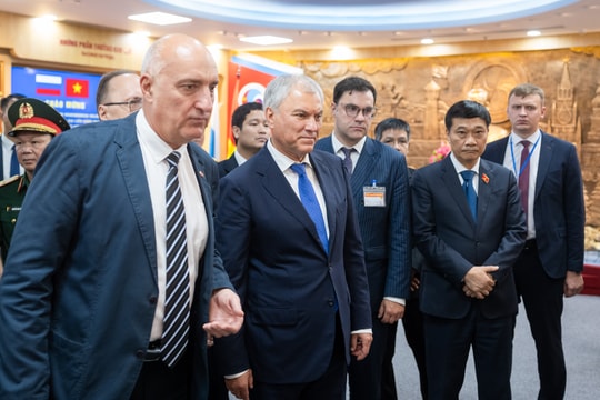 Chủ tịch Duma Quốc gia Nga thăm Trung tâm Nhiệt đới Việt – Nga