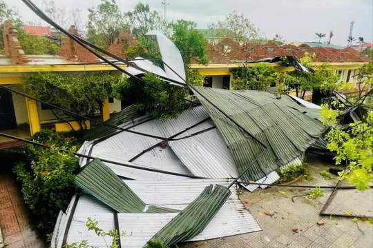 Hà Tĩnh thiệt hại nặng nề sau cơn bão số 10