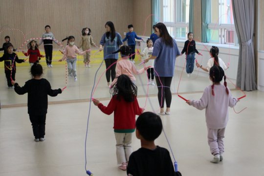 Từ cờ vây đến nhảy dây: Xu hướng mới trong giáo dục tư thục ở Hàn Quốc