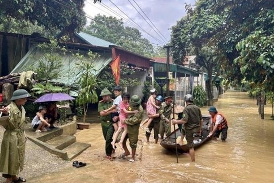 Bộ GD-ĐT yêu cầu quản lý chặt chẽ học sinh nội trú, bán trú vùng tâm bão đi qua