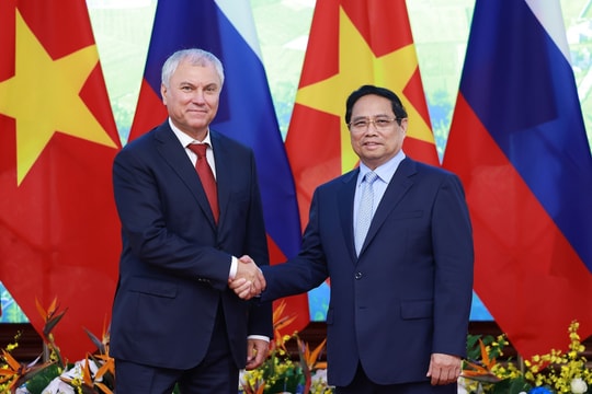 Thủ tướng Phạm Minh Chính tiếp Chủ tịch Duma Quốc gia Nga