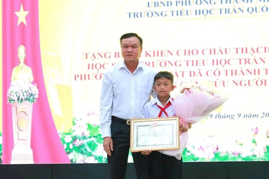 Đắk Lắk: Lãnh đạo tỉnh biểu dương học sinh tiểu học dũng cảm cứu bạn trong vụ thảm án