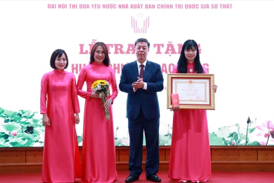 Nhà xuất bản Chính trị quốc gia Sự thật tổ chức Đại hội Thi đua yêu nước lần thứ IV