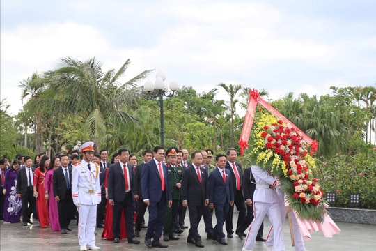 Hà Tĩnh: Dâng hương báo công tại Khu Lưu niệm Bác Hồ về thăm Hà Tĩnh