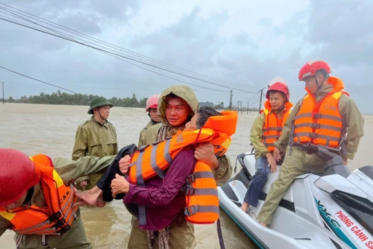 Thanh Hóa: Khẩn trương hỗ trợ Nhân dân khắc phục thiệt hại sau bão số 10