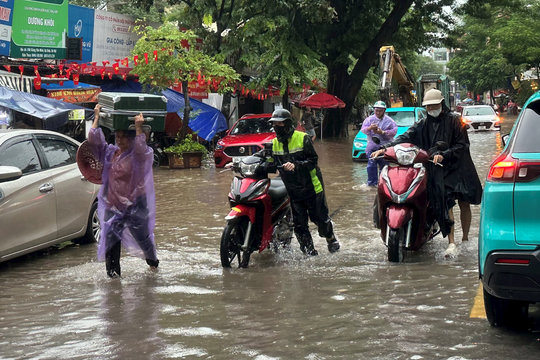 Dự báo thời tiết ngày 1/10: Mưa lớn dồn dập vào chiều tối