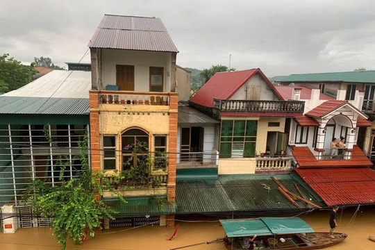 Lào Cai: 3 người chết và gần 4.700 ngôi nhà hư hỏng do ảnh hưởng bão số 10