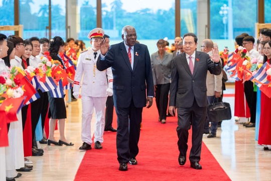 Chủ tịch Quốc hội Trần Thanh Mẫn chủ trì lễ đón, hội đàm với Chủ tịch Quốc hội Cuba