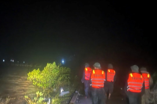 Phát hiện 2 nạn nhân trong vụ 9 thuyền viên mất tích ở biển Quảng Trị