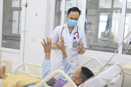 Cứu sống bệnh nhân suy đa tạng nghi ngộ độc Methanol