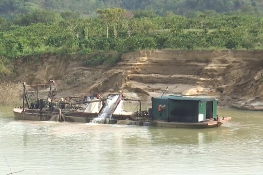 Đắk Lắk: Xã kiến nghị không gia hạn mỏ cát để chống sạt lở bờ sông