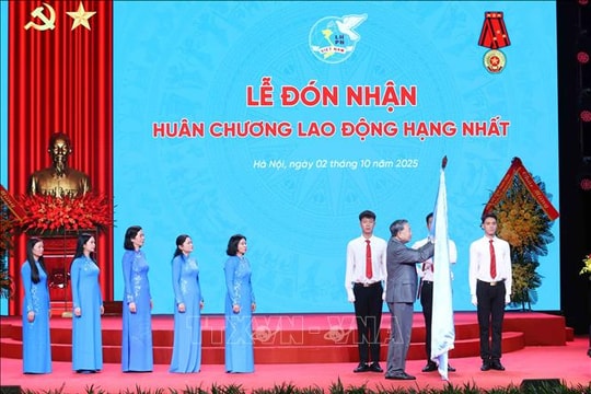 Phụ nữ Việt Nam: Động lực phát triển, điểm tựa hạnh phúc