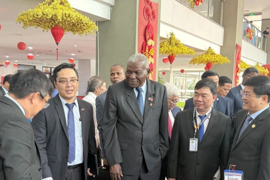 Cuba’s top legislator pays working trip to HCM City