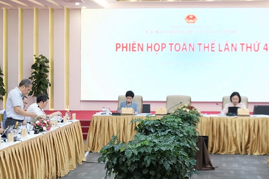 Bảo vệ người gửi tiền, giữ an toàn hệ thống