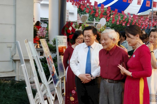 Tri ân cống hiến của nhà thơ Tố Hữu