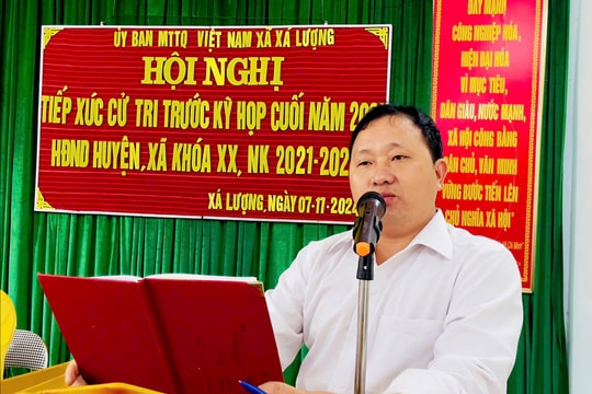 Bí thư chi bộ mang ánh sáng chuyển đổi số về bản Mông