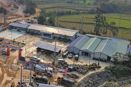 Công trường cao tốc Đồng Đăng – Trà Lĩnh vực dậy giữa đau thương