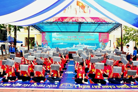 Tuyên truyền Luật Cảnh sát biển Việt Nam