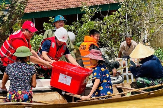 Hà Nội hỗ trợ 7 tỉnh phía Bắc 45 tỷ đồng khắc phục thiệt hại do bão số 10