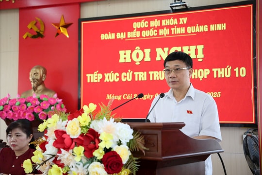 Phó Chủ tịch Quốc hội Vũ Hồng Thanh tiếp xúc cử tri tại Quảng Ninh