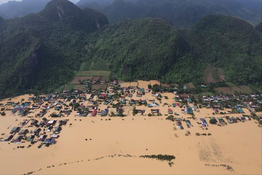 Nghệ An: Mỗi xã được hỗ trợ 2 tỷ đồng để khắc phục nhanh hậu quả sau bão số 10